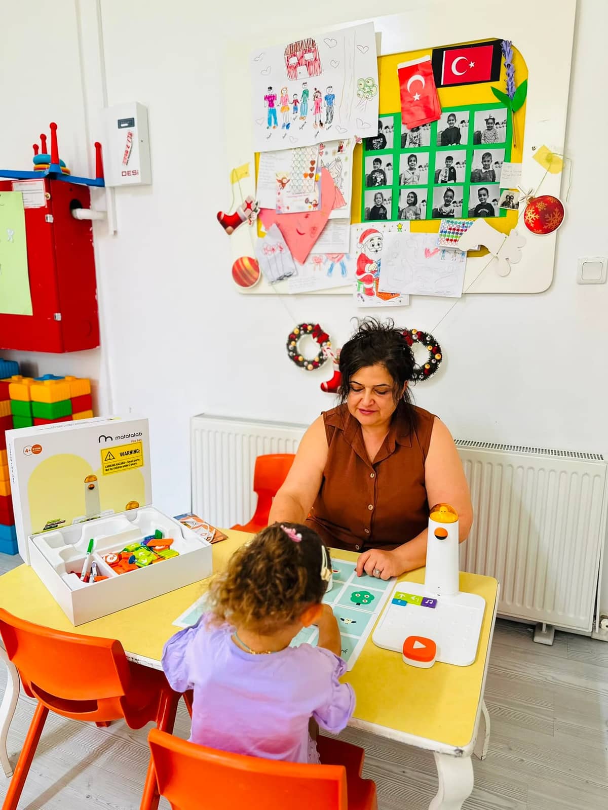 Matatalab STEM kiti ve Fulya Gökoğlu ile ekransız robotik kodlama dersi