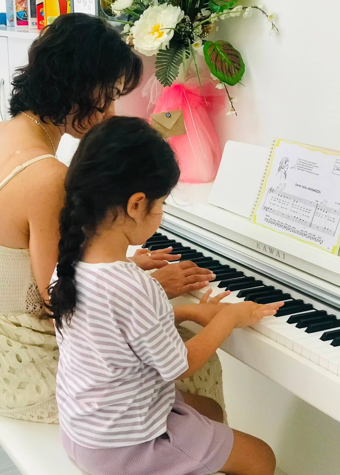 Kawai piyanosunda birebir piyano dersi