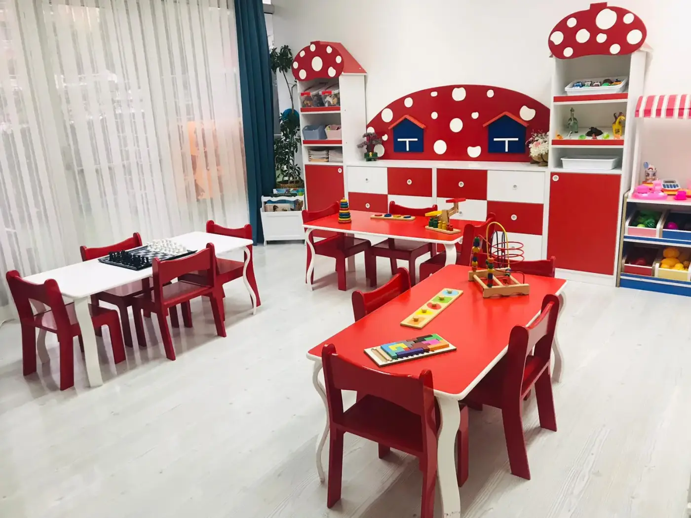 4 yaş Kelebekler sınıfı — keşif ve satranç köşesi